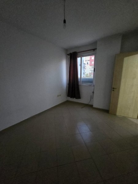 Tirane, shitet apartament 1+1+Ballkon Kati 5, 46 m² 78.500 € (thoma koxhaj)