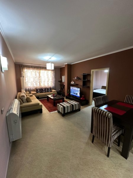 Tirane, jepet me qera apartament 3+1+Aneks+Ballkon Kati 4, 130 m² 850 € (laprake)