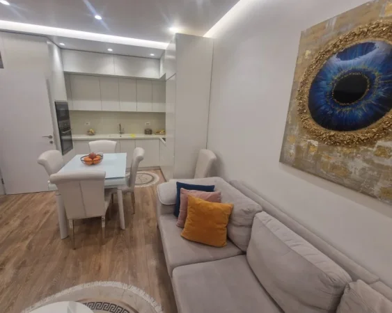 Tirane, shitet apartament 2+1 Kati 3, 101 m² 300.000 € (Komuna parisit)
