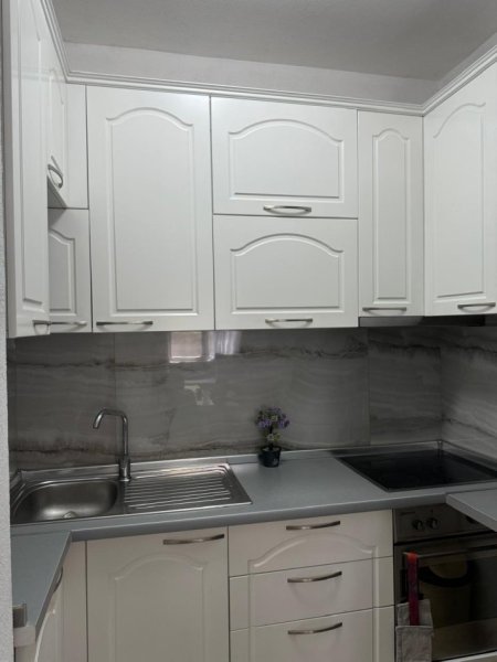 Tirane, jap me qera apartament 2+1+Ballkon Kati 1, 100 m² 600 € (DON BOSKO)