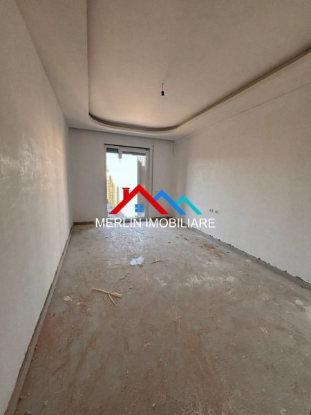 Tirane, jepet me qera ambjent biznesi Kati 1, 300 m² 2.500 € (PASKUQAN)