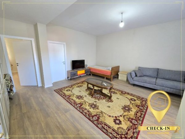 Tirane, jepet me qera apartament 1+1+Aneks+Ballkon , 70 m² 500 € (Sheshi Shtraus)