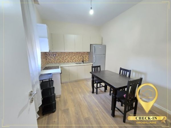 Tirane, jepet me qera apartament 1+1+Aneks+Ballkon , 70 m² 500 € (Sheshi Shtraus)