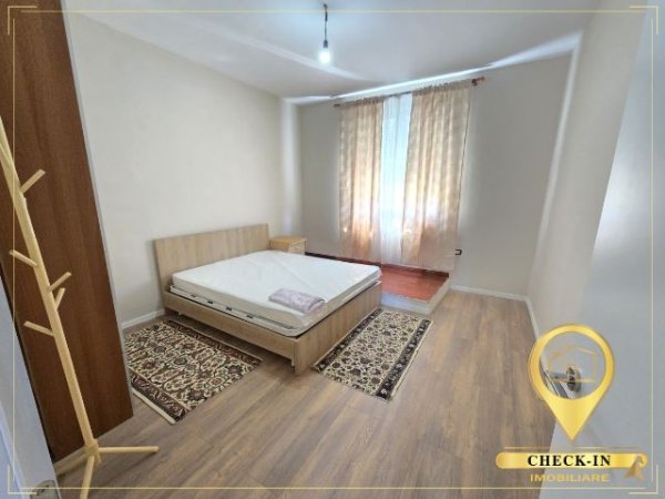 Tirane, jepet me qera apartament 1+1+Aneks+Ballkon , 70 m² 500 € (Sheshi Shtraus)