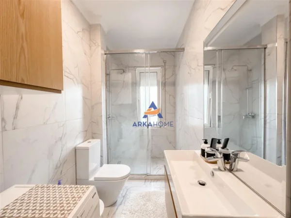 Tirane, shitet apartament 3+1+Ballkon Kati 3, 123 m² 250.000 € (KOPSHTI BOTANIK)