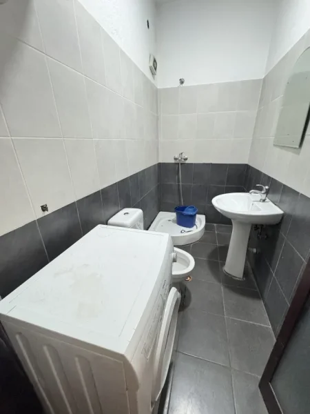 Tirane, jepet me qera garsonier Kati 2, 25 m² 300 € (Stavri themeli)