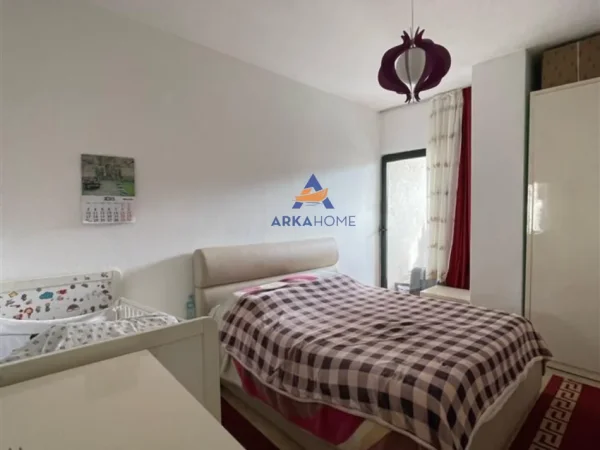 Tirane, jepet me qera apartament 1+1+Ballkon Kati 6, 71 m² 600 € (YZBERISHT)
