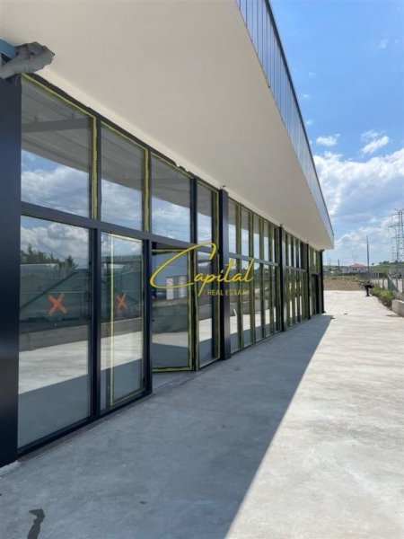 Tirane, shitet magazine Kati 0, 2.300 m² 550.000 € (ZALL-HERR)