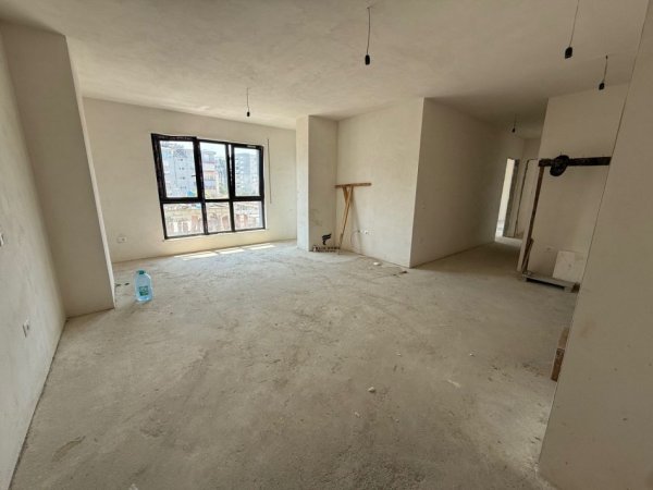 Tirane, shitet apartament 2+1+Ballkon Kati 2, 114 m² 330.000 € (STADIUMI DINAMO)