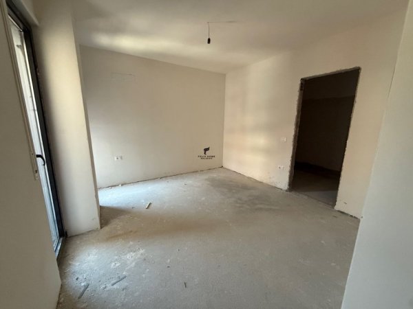Tirane, shitet apartament 2+1+Ballkon Kati 6, 105 m² 305.000 € (STADIUMI DINAMO)