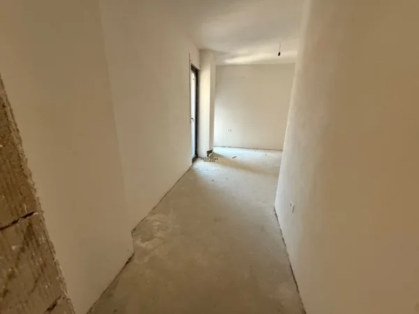 Tirane, shitet apartament 2+1+Ballkon Kati 6, 105 m² 305.000 € (STADIUMI DINAMO)