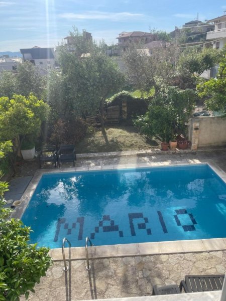 Tirane, shes Vile 5+1+Ballkon Kati 1, 400 m² 300.000 € (farke)