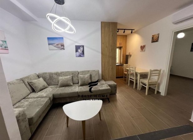 Tirane, jepet me qera apartament 1+1+Ballkon Kati 2, 55 m² 500 € (SELITE)