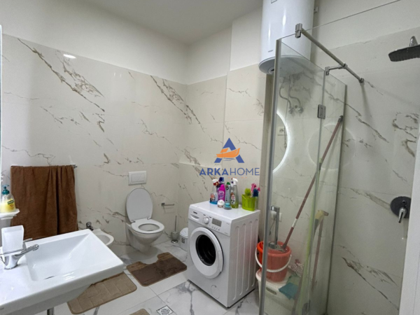Tirane, jepet me qera apartament 1+1+Ballkon Kati 1, 120 m² 650 € (LIQENI I THATE)