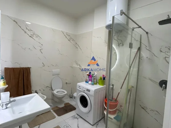 Tirane, jepet me qera apartament 1+1+Ballkon Kati 1, 120 m² 650 € (LIQENI I THATE)