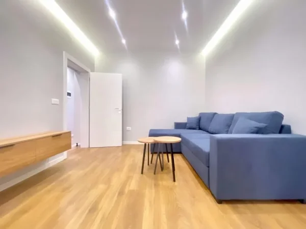 Tirane, shitet apartament 1+1 , 65 m² 159.000 € (Perballe me hyrjen e Myslym Shyrit)
