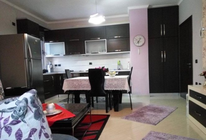 Tirane, shitet apartament 1+1+Ballkon Kati 7, 76 m² 110.000 € (YZBERISHT)