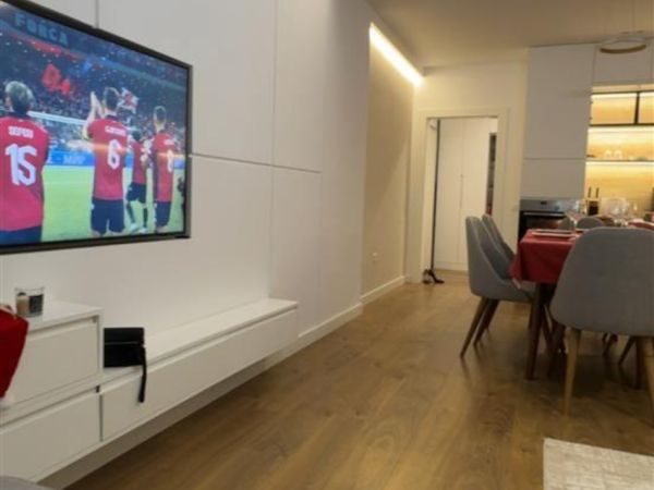 Tirane, jepet me qera apartament 2+1+Ballkon Kati 4, 110 m² 1.000 € (RRUGA ELBASANIT)