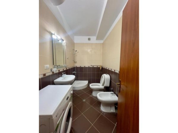 Tirane, jepet me qera apartament 1+1 Kati 6, 70 m² 550 € (KOMPLEKSI HALIL)