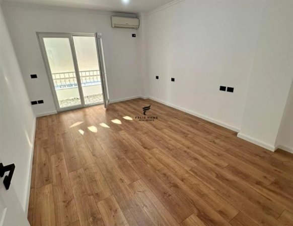 Tirane, shitet apartament 2+1+Ballkon Kati 3, 100 m² 160.000 € (ISH PARKU)
