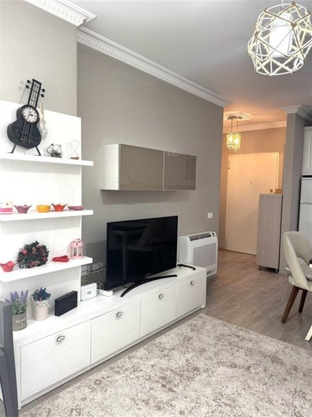 Tirane, jepet me qera apartament 1+1 Kati 3, 60 m² 550 € (Rruga Kavajes)