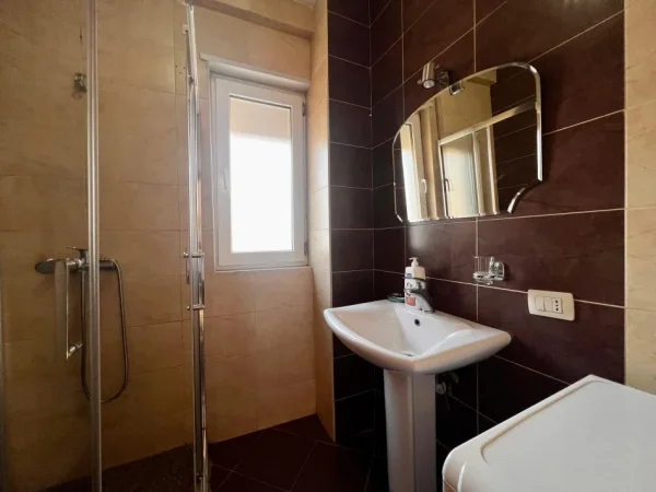 Tirane, shitet apartament 2+1+Ballkon Kati 6, 108 m² 239.000 € (Kopshti Zoologjik - Tiranë)