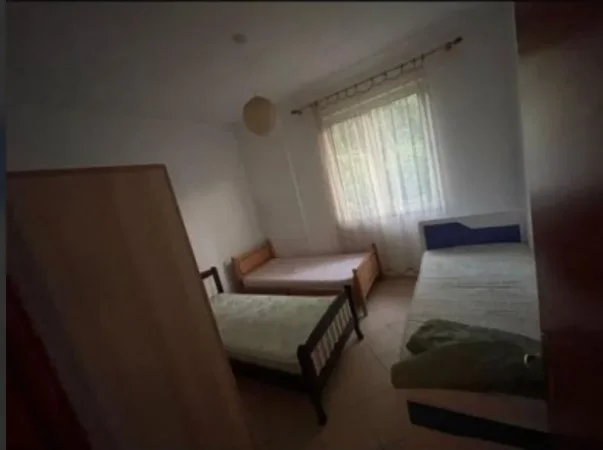 Tirane, jepet me qera Vile 1+1 Kati 3, 250 € (Vilat Gjermane)
