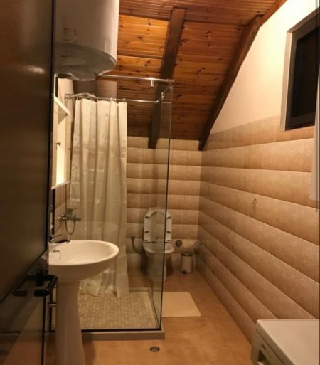 Tirane, jepet me qera Vile 3+1+Ballkon Kati 3, 550 € 