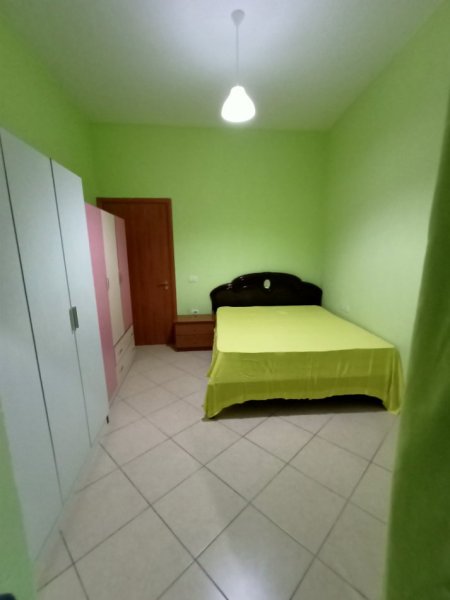 Tirane, jepet me qera apartament 1+1+Ballkon Kati 1, 75 m² 360 LEK (Foto xhavella)