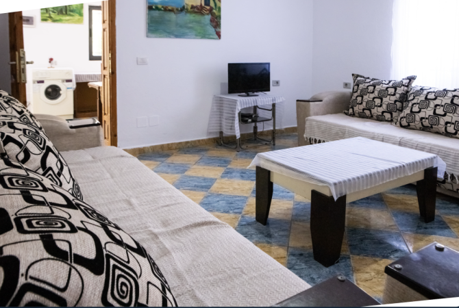 Tirane, jepet me qera shtepi 2+1+Ballkon Kati 1, 100 m² 320 € (Bulevardi i Ri, Rruga Ymer Sallaku, te nenstacioni elektrik)