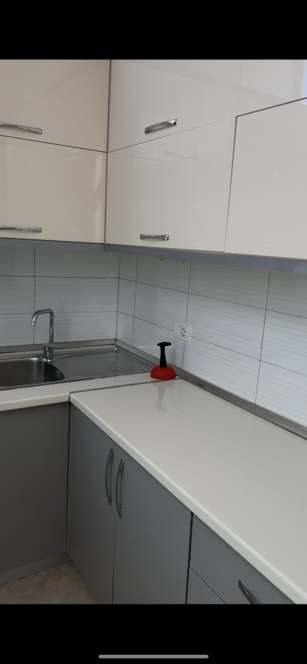 Tirane, jepet me qera apartament 2+1+Ballkon Kati 4, 100 m² 380 € (Rruga Ardeno)