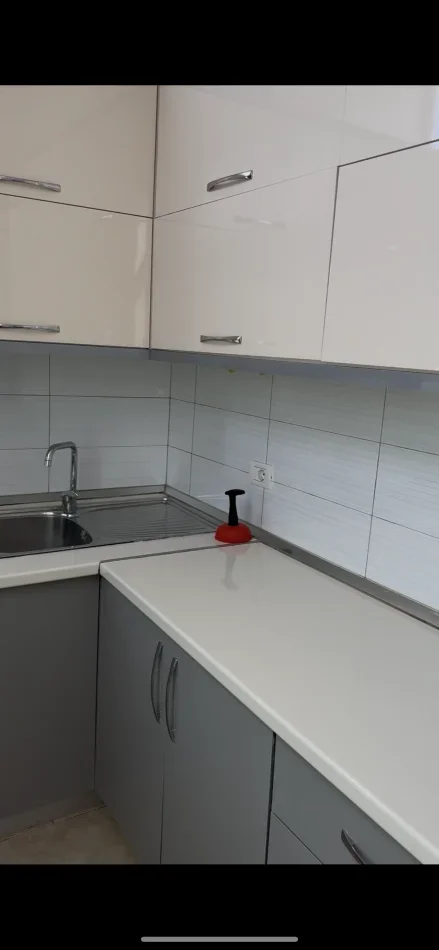 Tirane, jepet me qera apartament 2+1+Ballkon Kati 4, 100 m² 380 € (Rruga Ardeno)