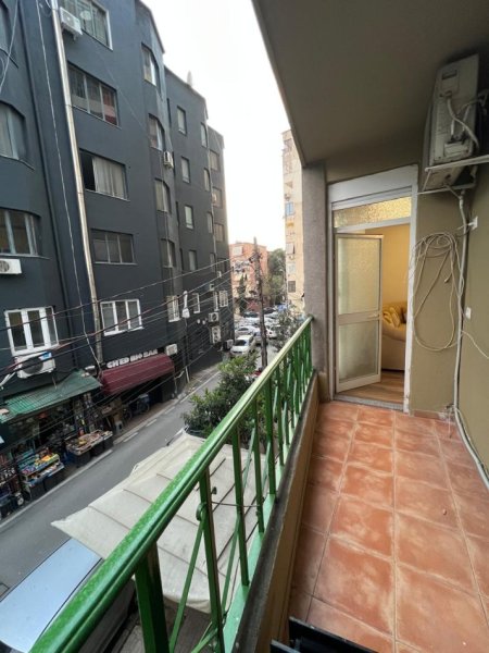 Tirane, jepet me qera apartament 1+1+Aneks+Ballkon Kati 2, 68 m² 570 € (Pazari I ri)