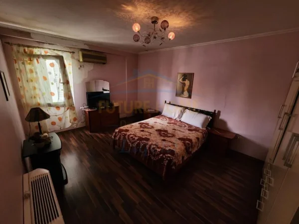 Tirane, shitet apartament 3+1 Kati 3, 189 m² 234.000 € 