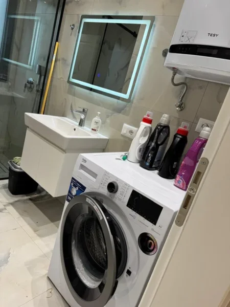 APARTAMENT  1+1 ME QIRA  750 € LIQENI ARTIFICIAL