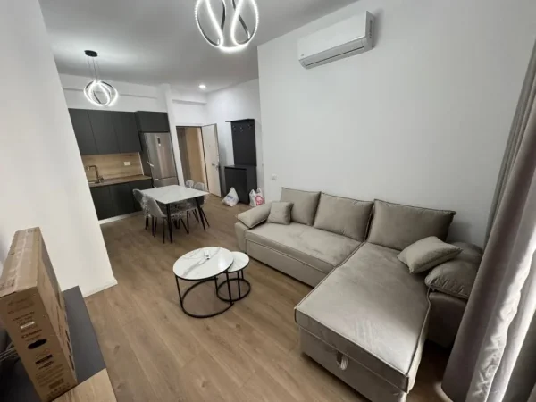 Tirane, jepet me qera apartament 1+1 Kati 4, 68 m² 400 € (ali demi)