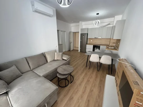 Tirane, jepet me qera apartament 1+1 Kati 4, 68 m² 400 € (ali demi)
