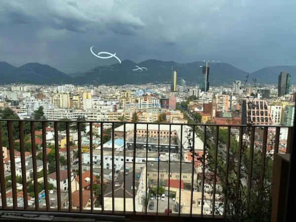 Tirane, shitet apartament 1+1+Ballkon Kati 14, 77 m² 200.000 € (Rruga e Kavajes)