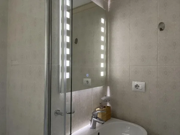 APARTAMENT  2+1 ME QIRA   800 €  LIQENI ARTIFICIAL