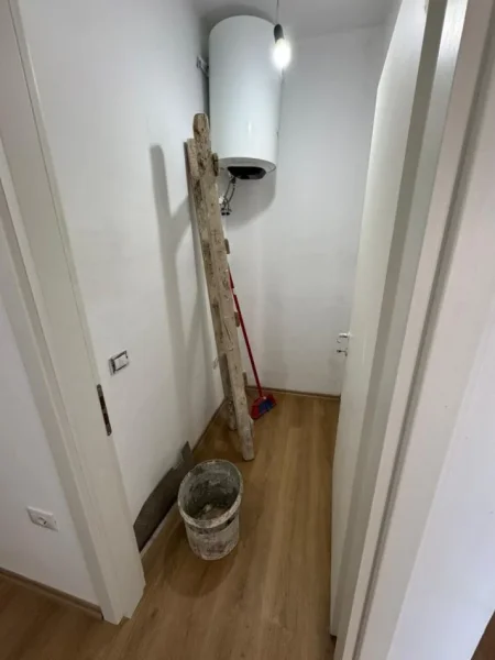 Tirane, jepet me qera apartament 2+1 Kati 6, 80 m² 550 € (ish fusha e aviacionit)