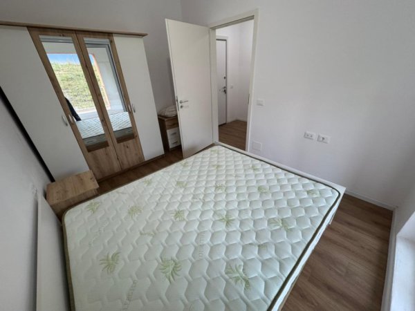 Tirane, jepet me qera apartament 1+1 Kati 4, 65 m² 400 € (ali demi)