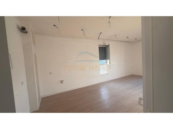Tirane, shitet apartament 2+1+Ballkon Kati 5, 95 m² 142.050 € (PASKUQAN)