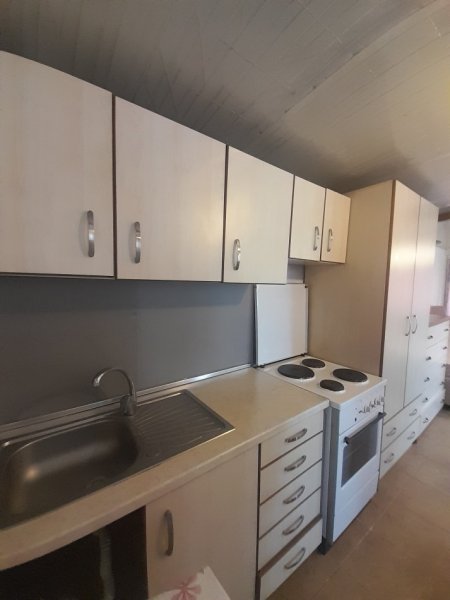 Tirane, jepet me qera Garsonier Kati 2, 40 m² 250 € (Rruga Stavri Themeli, Globe, Përball Delijorgjit)