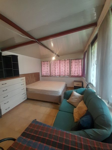 Tirane, jepet me qera Garsonier Kati 2, 40 m² 250 € (Rruga Stavri Themeli, Globe, Përball Delijorgjit)