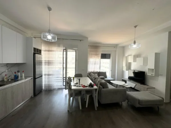 Tirane, jepet me qera apartament 2+1 Kati 4, 85 m² 700 € (21 dhjetori)