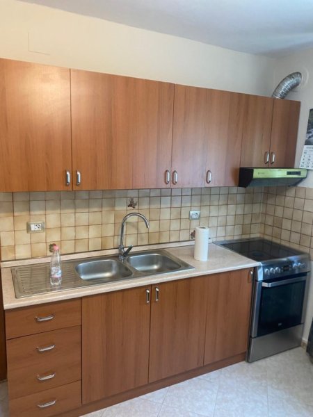 Tirane, Jepet me Qera Apartament 2+1,450 € ne 21 Dhjetor  Kati 2, 73 m²