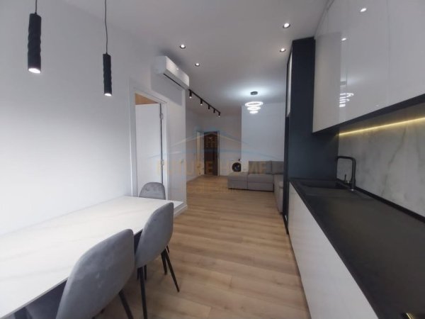 Tirane, shitet apartament 1+1 Kati 7, 53 m² 93.000 € (DON BOSKO)