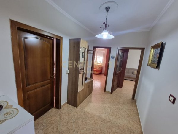 Tirane, jepet me qera apartament 2+1 Kati 4, 72 m² 500 € 