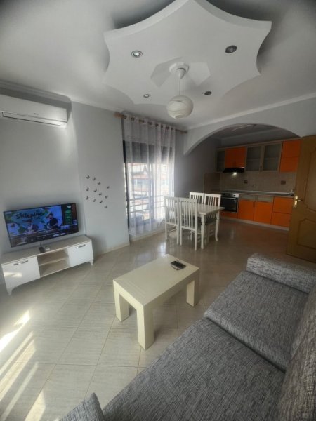 Tirane, jepet me qera apartament 1+1+Ballkon Kati 7, 56 m² 450 € (SELVIA)