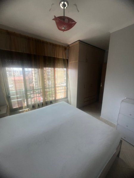 Tirane, jepet me qera apartament 1+1+Ballkon Kati 7, 56 m² 450 € (SELVIA)